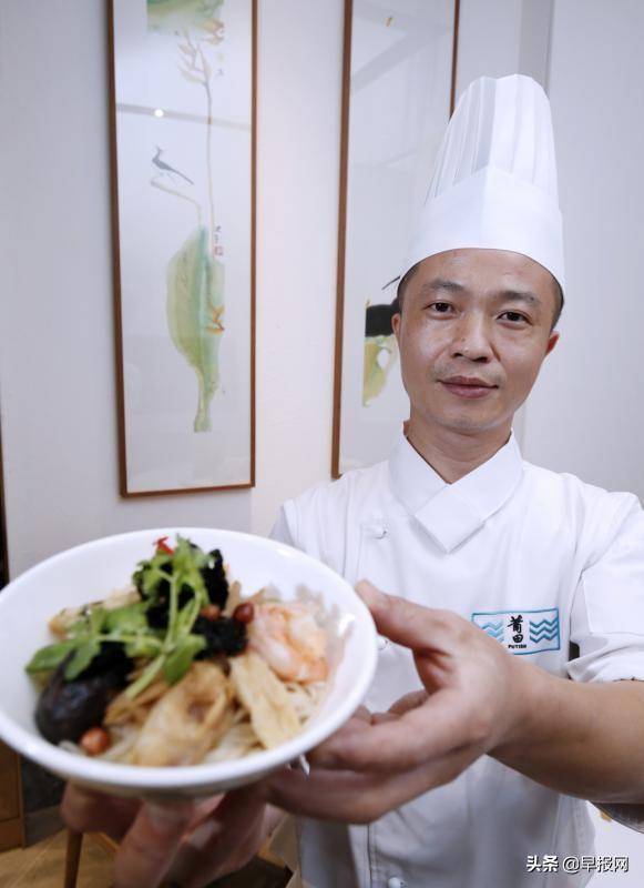 新加坡的异乡游子 过年用家乡味作调味剂