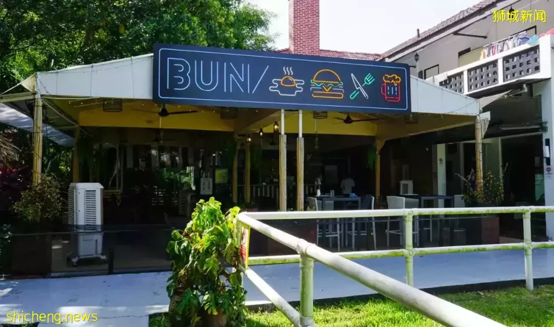 超新奇体验!新加坡有家越南餐馆可以和小马驹做朋友哦