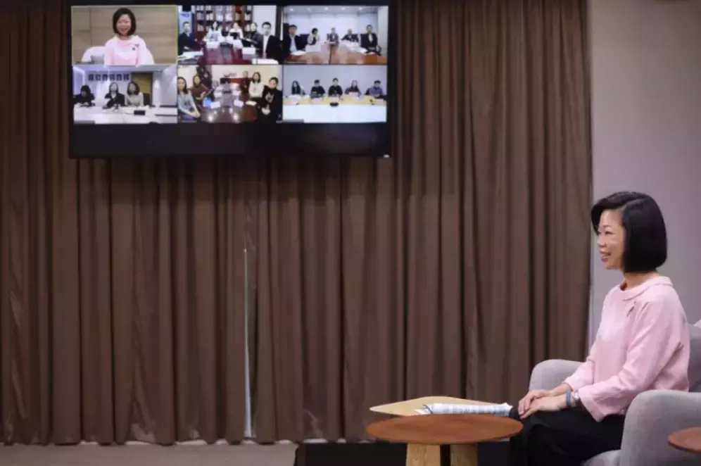 刚刚,中国驻新大使馆宣布回国新规!接种中国疫苗回国规定调整,新中关系更近一层