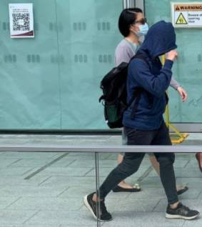 疫情期间居然18人在家聚会,真的会被罚款哦