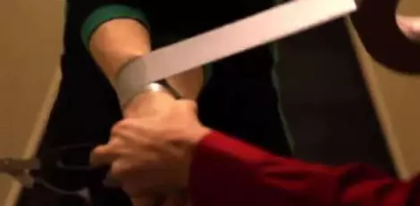 罕见!这个中国客工在新加坡非礼女性被鞭刑9下!他,潜逃海外13年后回来仍受罚