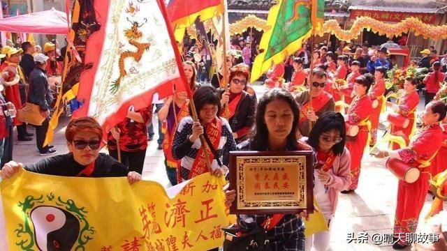 新加坡老城区,为什么说特像中国小县城?看看大街就懂