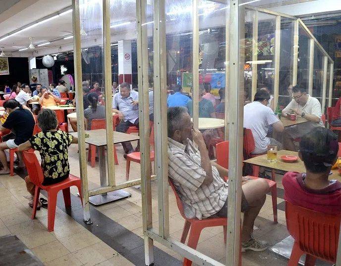 新加坡小贩中心将全面禁烟！烟民一丝喘息空间都没了