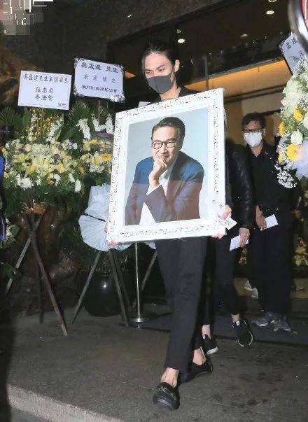 吳孟達遺願曝光，他與最惦記的人相識于新加坡