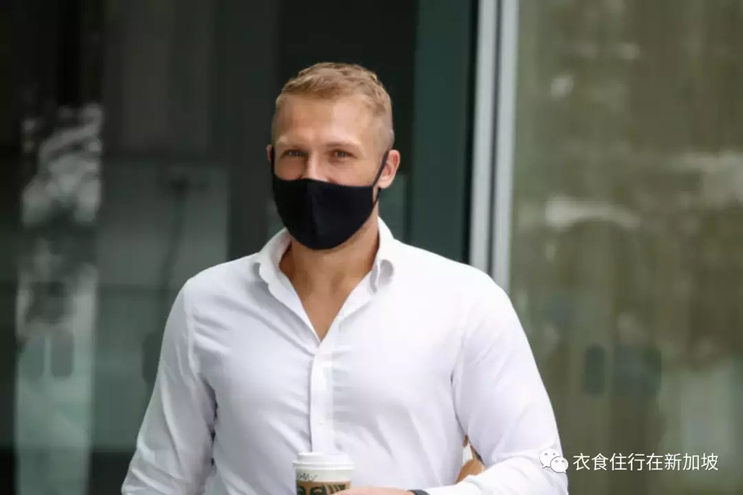 男子在丹戎巴葛夜总会外与陌生人发生争执后被罚款5,000新元