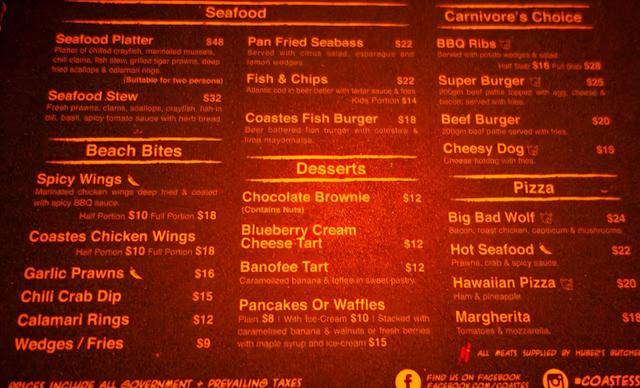 新加坡在海滩餐厅脚踩海沙、耳听浪涛的美味享受 浪漫满分