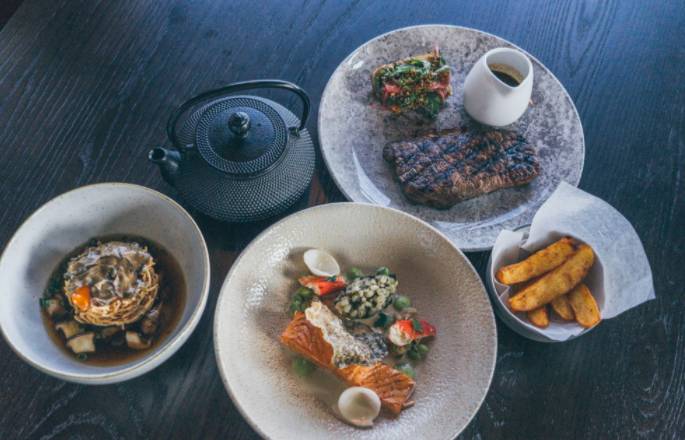 約上心愛的ta,一起去新加坡這幾家餐廳共度屬于你們的“凡爾賽”跨年夜吧