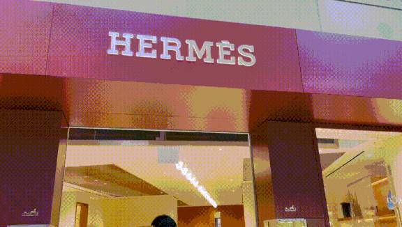 聽說很多人去了樟宜機場免稅區逛街？我們翹班去體驗了一把