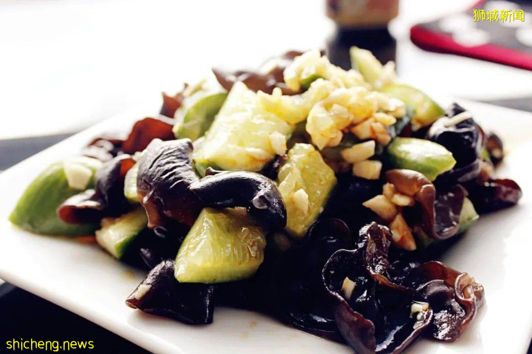 海鮮大餐外賣僅$49！1家3口豪吃龍蝦、鮑魚、大蝦、鹽焗雞