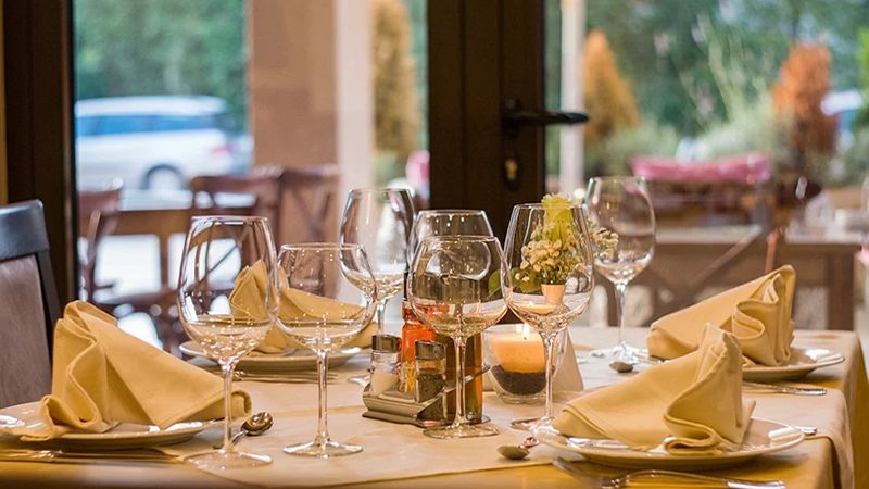 本地制造业和服务业对前景转为乐观