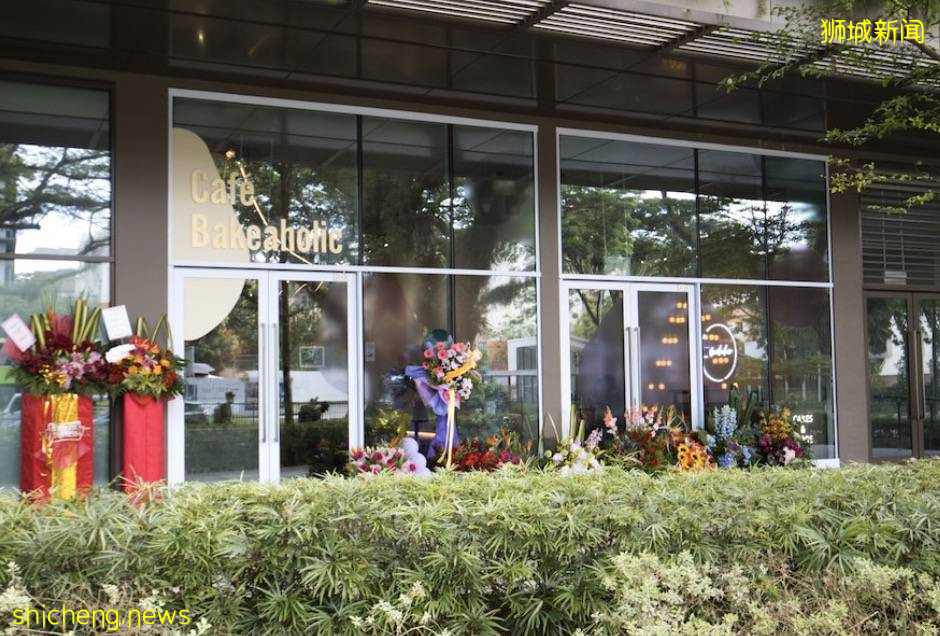 现场曝光!TVB老戏骨许绍雄女儿跟新加坡籍男生订婚了