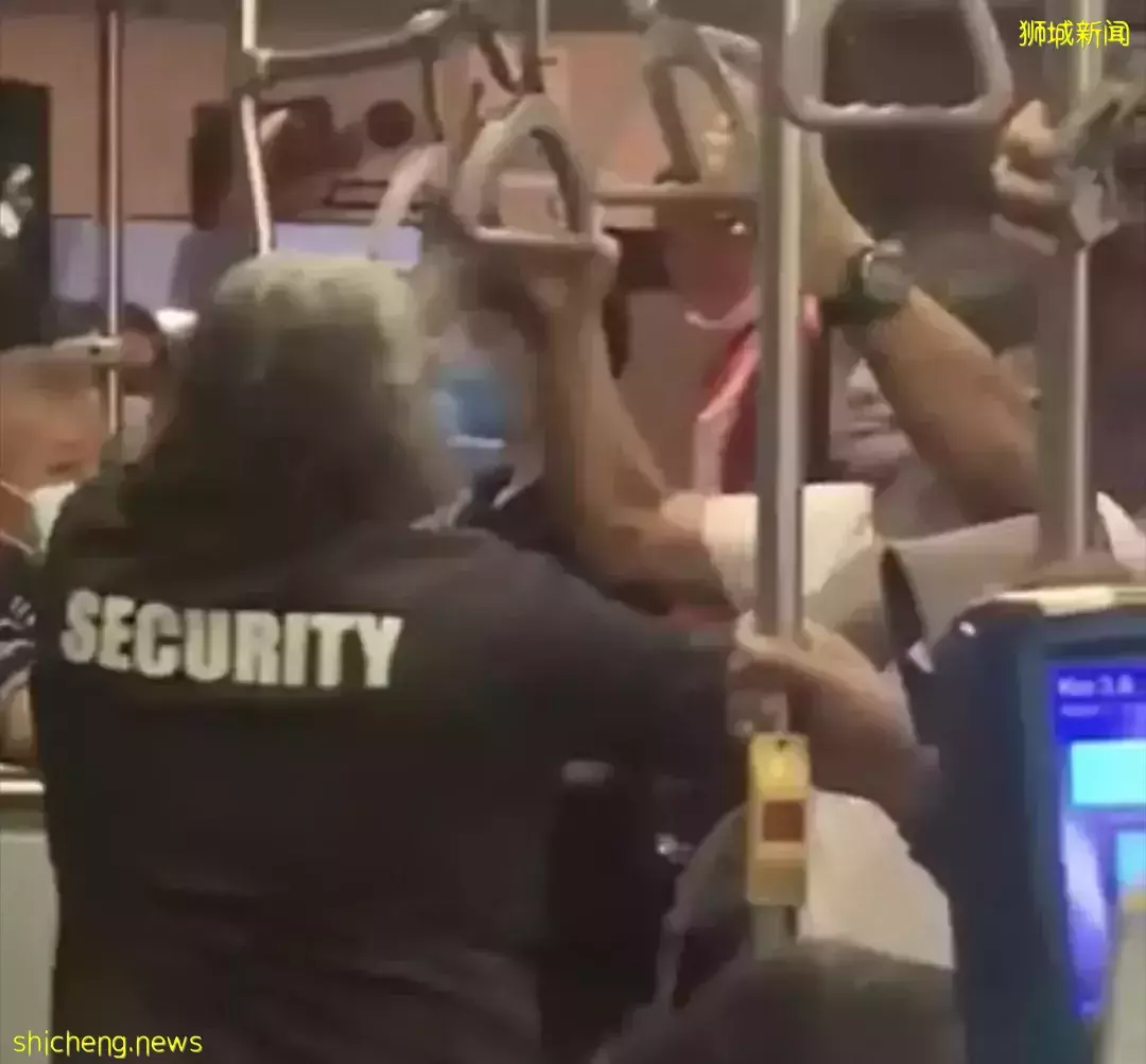 新加坡公交车上,这两人竟摘下口罩打架!越来越多人不敢出门