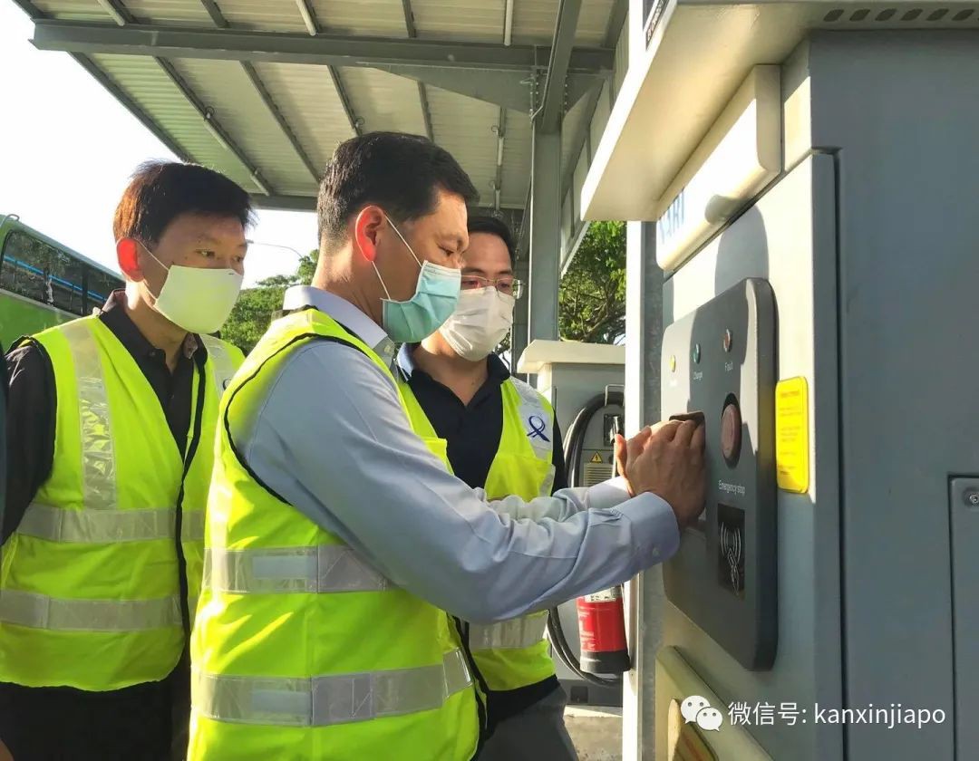 这双层的巴士只用电，昨天开始满街跑，你搭了吗？