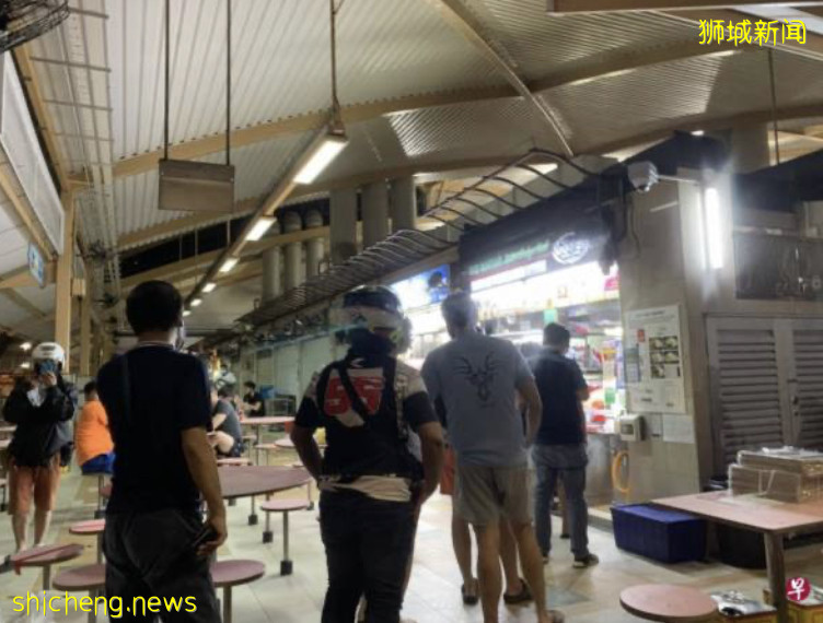 ◤新國CCB◢ 午夜12時一到 民衆湧小販中心堂食 !