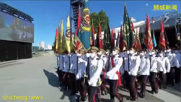 直升機、戰鬥機出動！李顯龍發表重要講話！56年了，新加坡讓全世界感動哭泣