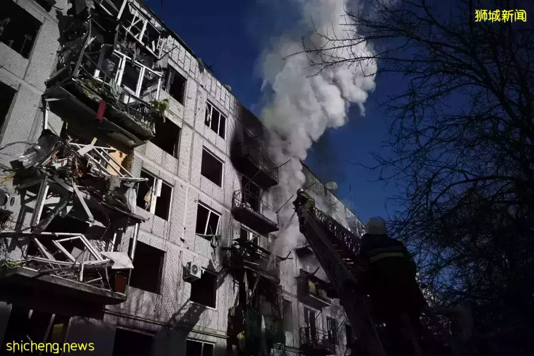 《战狼2》执行导演、新加坡前艺人沈倾掞:我会留在乌克兰照顾妻子一家