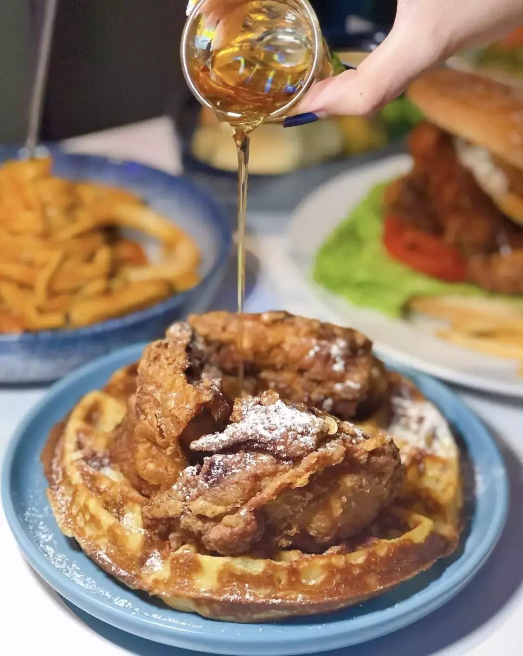 春天来到,找个阳光暖暖的午后一起去喝杯咖啡吧!坡岛这几家氛围感满满的咖啡店你一定不能错过