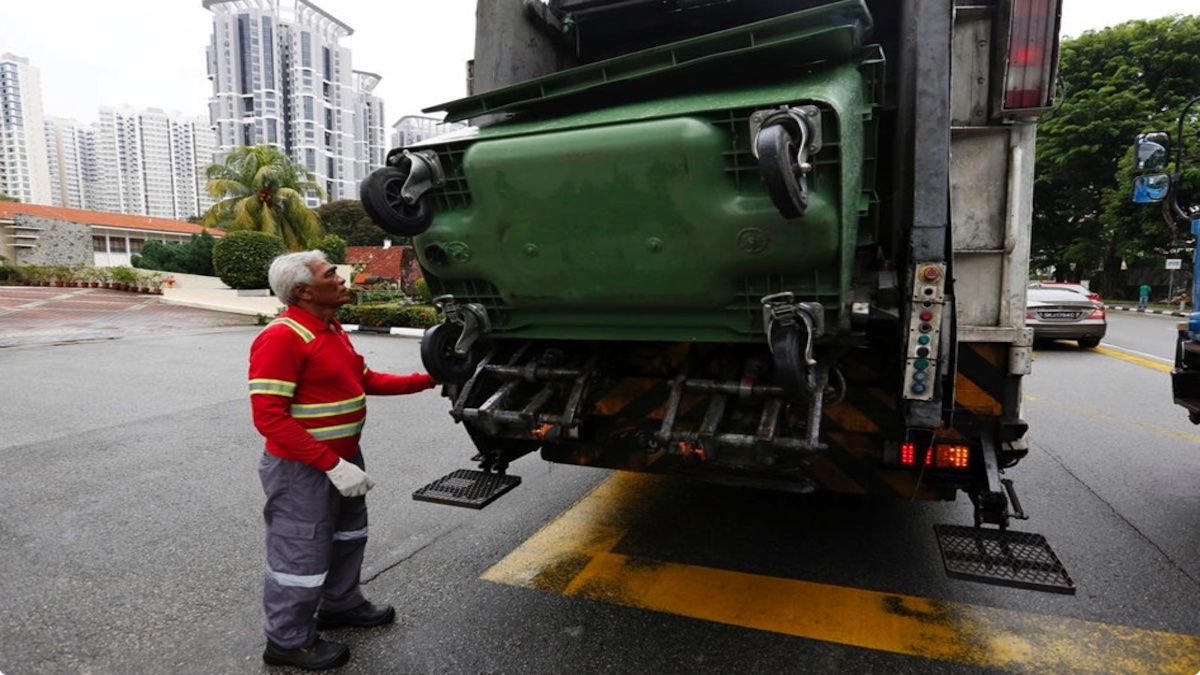 在新加坡做倒垃圾的，一個月可以賺多少錢？網友秀出S$4,458工資單