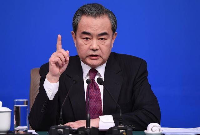 如何应对中国崛起?新加坡总理给美国上了一课,王毅早已把话挑明