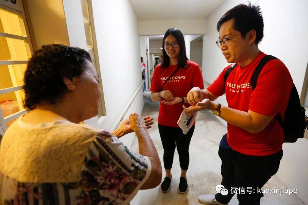 新加坡有6.7萬老人獨居,他們正陷入深深的孤獨中