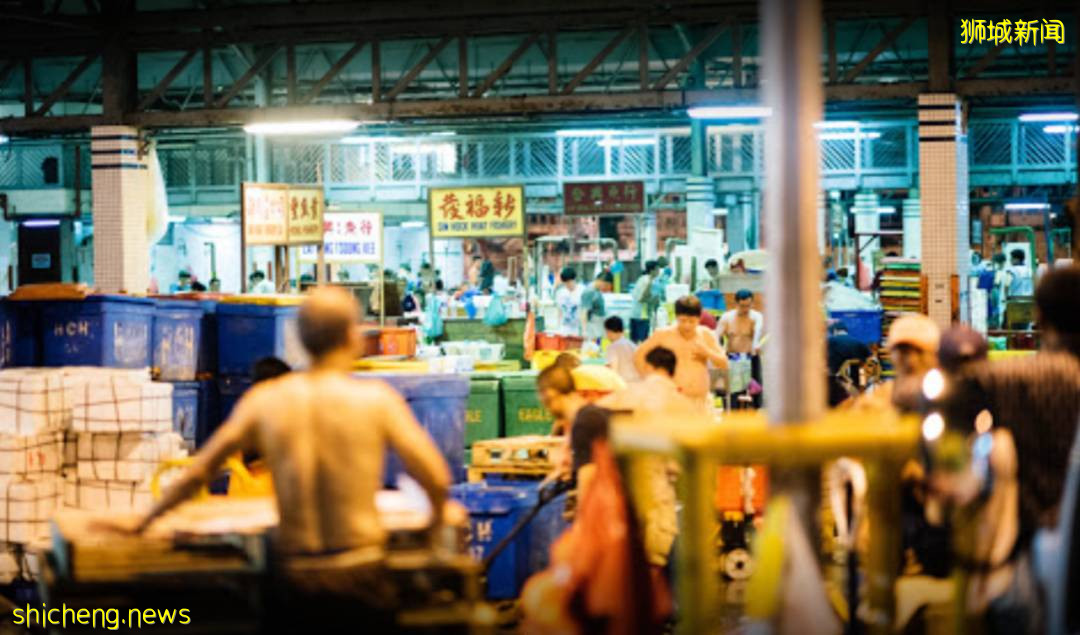 確診一周翻25倍！新加坡已有8所學校、30間巴刹中招！部長：沒打疫苗少出門