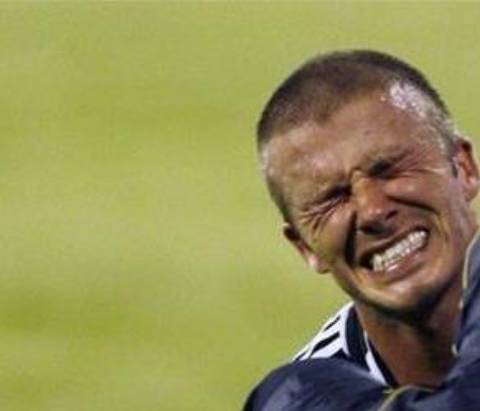 这是飞翔的的感觉!新加坡男子内急驾车时速180冲向卫生间被捕