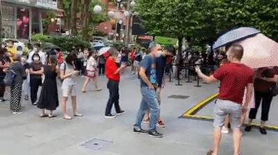 最新报告！今年，新加坡至少15万人离开，1万多家店倒闭