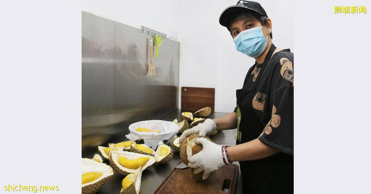 跨国合作! 弟留守大马果园 5姐妹狮城卖榴梿