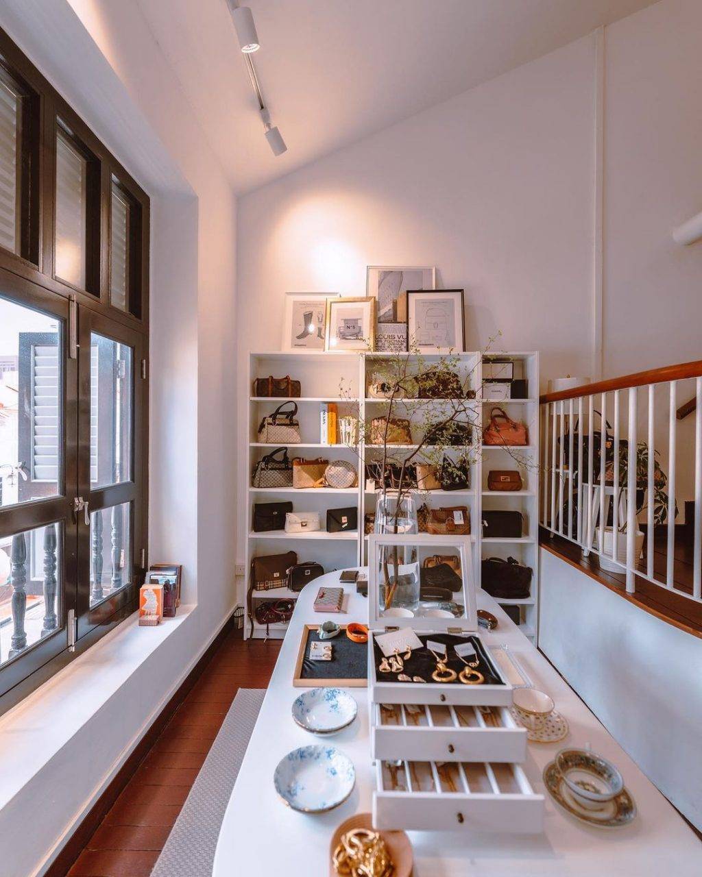 神仙中古店Vintage By Née Collective😍複古高奢包包+飾品+餐具、環境優雅華麗,記得提早預約🔖