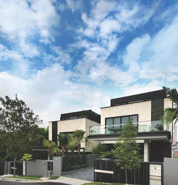 荷兰林巷(Holland Grove Lane)新落成的洋房每栋售价不到$1,200万