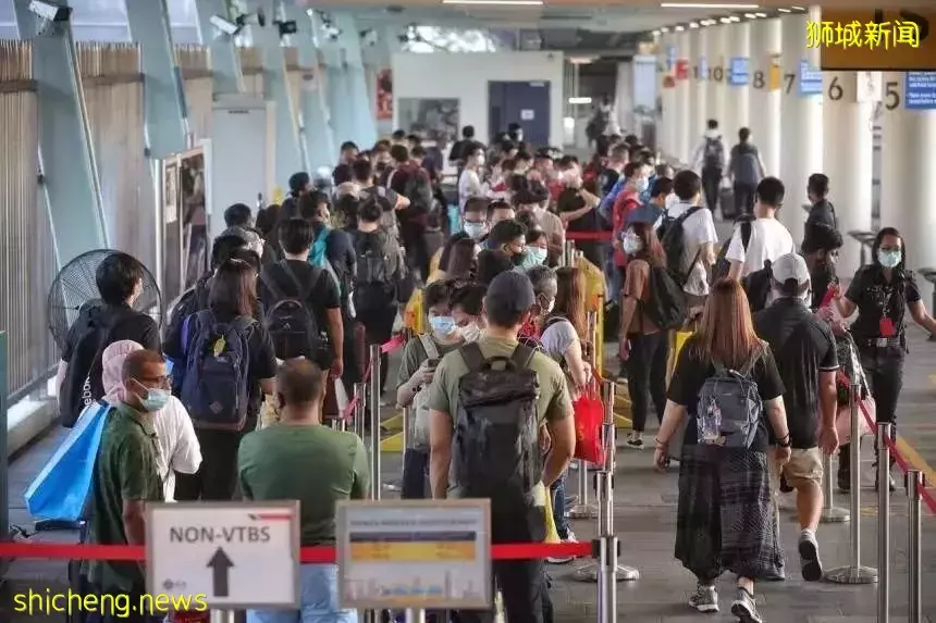 一天2起恐怖車禍！新加坡兩輛巴士相撞：37人受傷、司機死亡