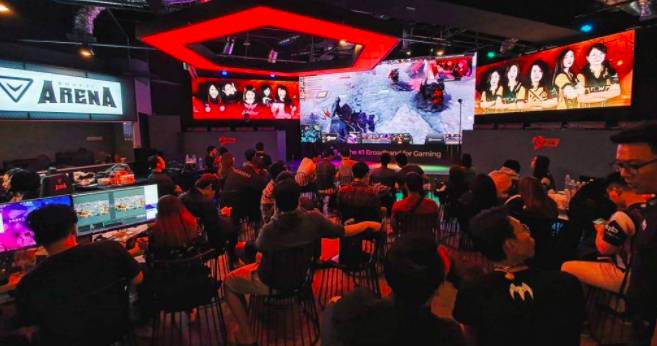 坡島夜生活出行指南！90s旱冰Disco club、室內mini高爾夫bar、高能版密室逃脫等你來玩