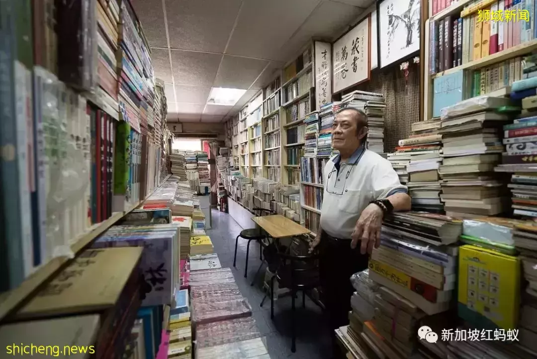【世界讀書日】新加坡這家“書山書海”的店藏著一位最懂書的老板