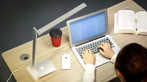 天啊,大部分人用的灯不仅会伤眼睛还会致癌!!!