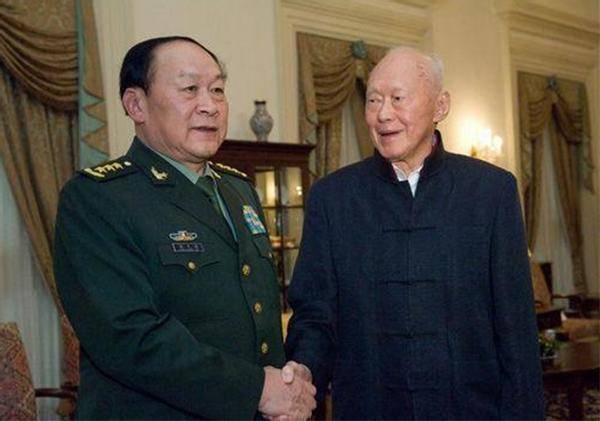 李光耀追悼會，女兒李玮玲泣不成聲：我是一名客家人，必須堅強