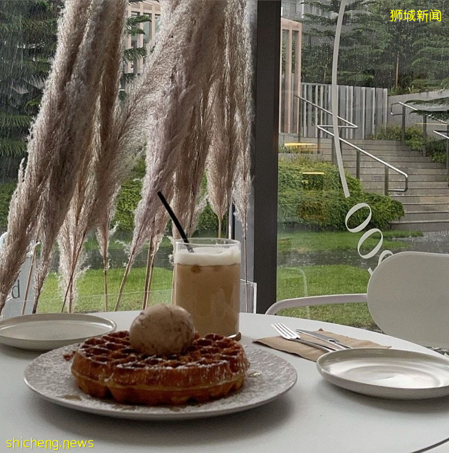 Around Cafe 褪去浮夸设计的极简咖啡厅