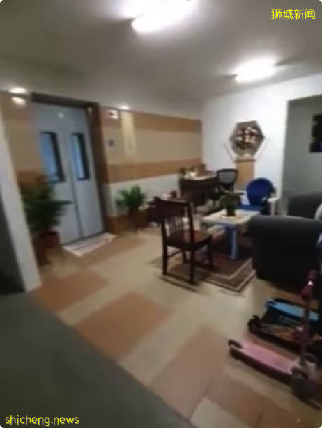 政府组屋电梯改装成自家”客厅“, 创意无极限