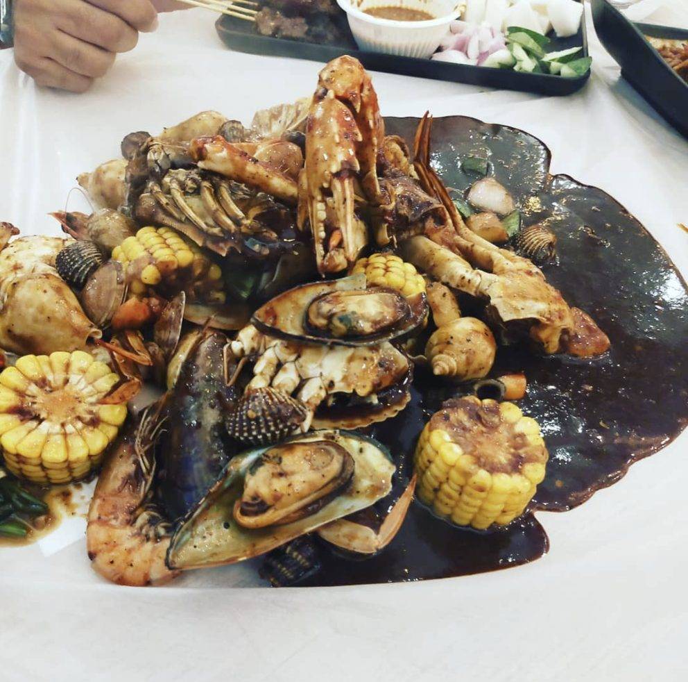 樟宜新开的露天美食公园,超多清真烧烤、汉堡美食,夜猫子们吃到爽