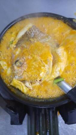 好犀利!黃亞福街金龍咖喱魚頭冷凍包 獅城2個月 賣逾1000包