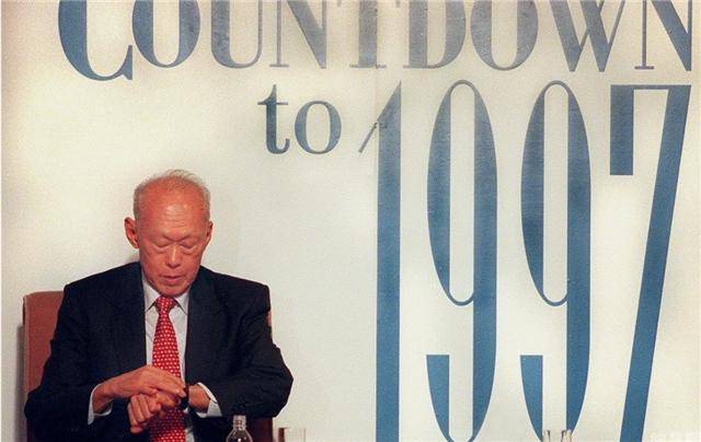 华语为何不能作为新加坡国语?李光耀:那会是个错误