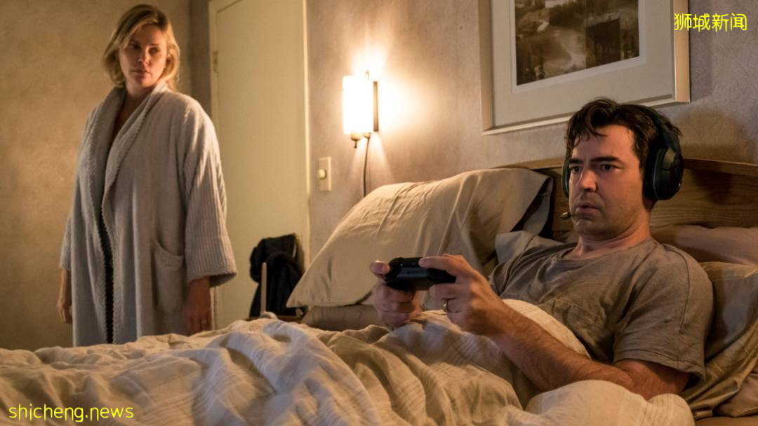 “我假装大学生勾引我在新加坡的老公......”