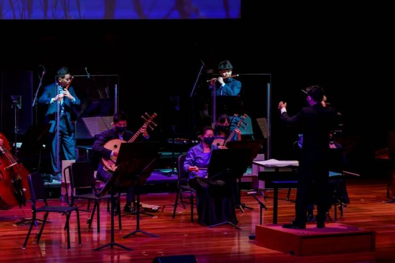 新加坡华乐团激情演出庆祝新中建交30周年