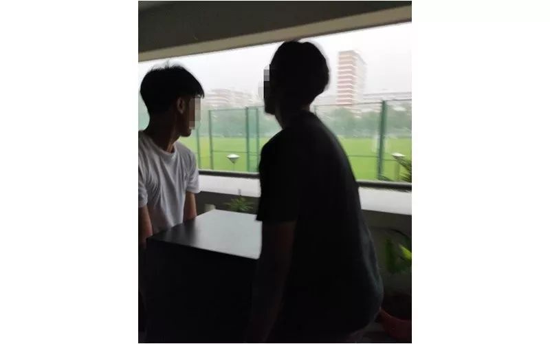 调虎离山！青年约同学出门，原来是早已瞄准他家的这个