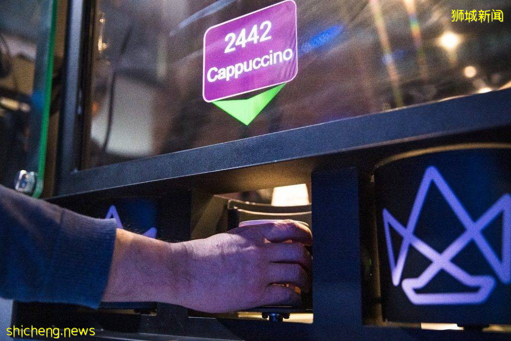 2022年底前,30个地铁站出现机器人咖啡师🦾手机下单,到站领取☕无接触服务高效又方便
