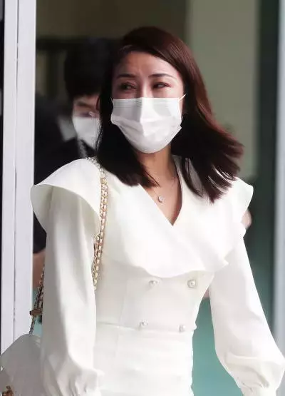 20次店内没罩口 老板娘控上庭