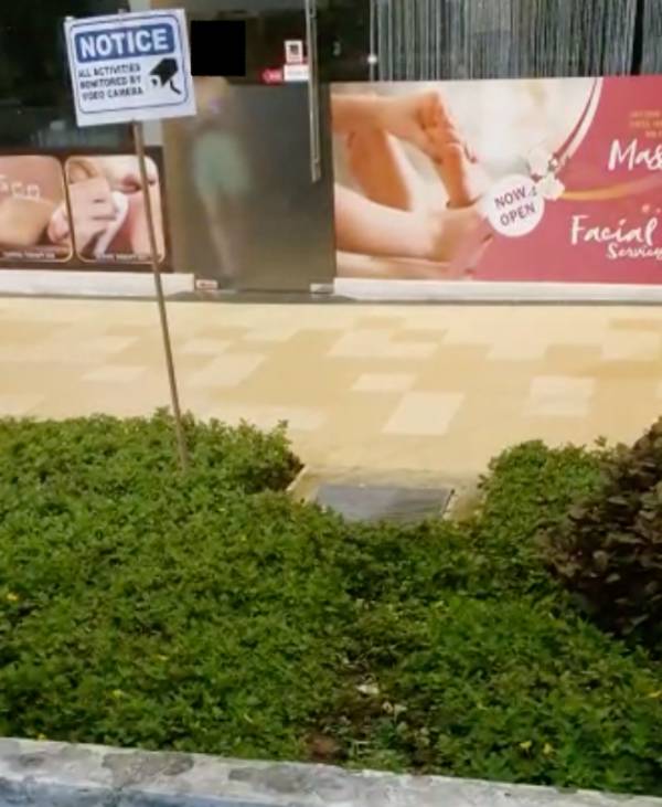 男士回家路上不断被按摩师骚扰,“服务”者直接在街上拉客