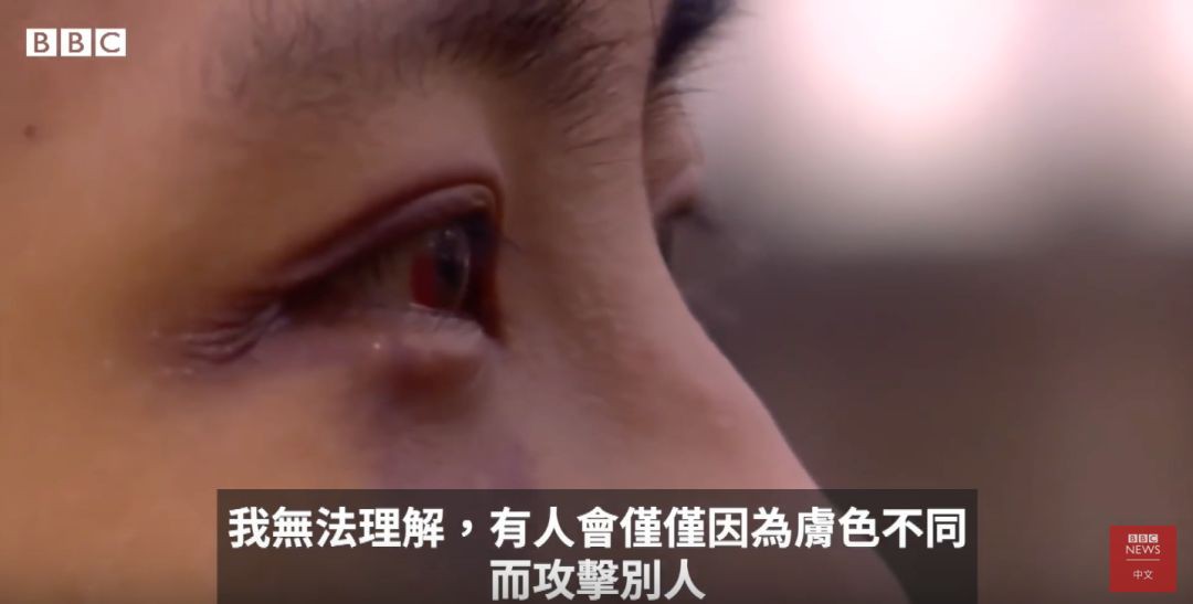 英国警方公开4青年照片,他们曾歧视并围殴新加坡留学生