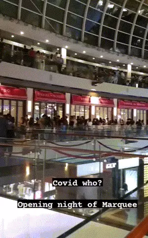 實拍新加坡夜店人浪起伏大狂歡，他爲挂花場女郎豪撒錢！下周病例一天2萬