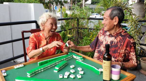 二人麻将助延缓失智症 老妇亲力亲为照顾丈夫