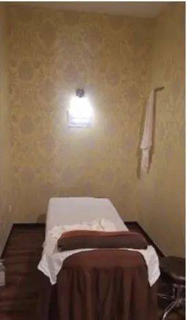 新加坡警察突袭7间按摩店,店内装潢曝光!两妇女因卖淫被捕